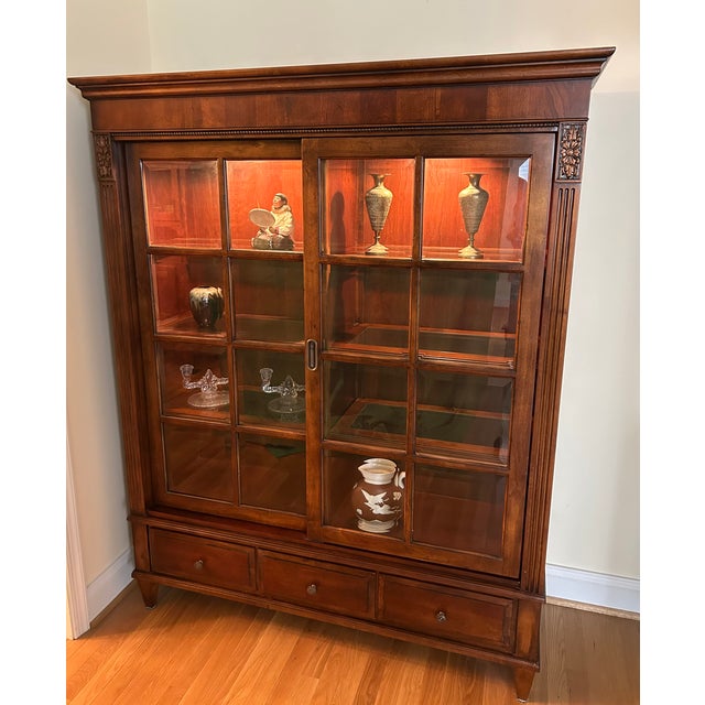 Wood Ethan Allen Ashton Curio Cabinet With Carved Details, Sliding Glass Doors & Interior Lighting For Sale - Image 7 of 7