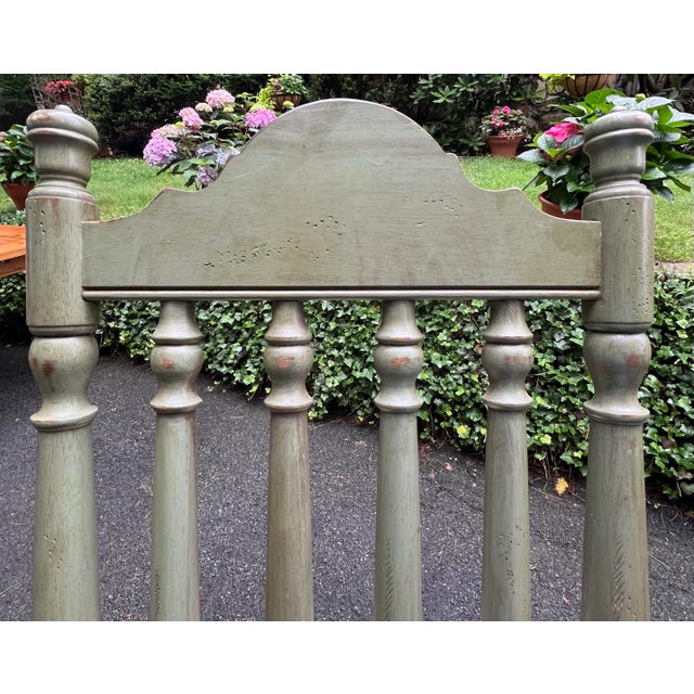 Broyhill William & Mary Bannister Back Dining Chairs. - Set of 6. Seats Need Recovering. For Sale - Image 9 of 10