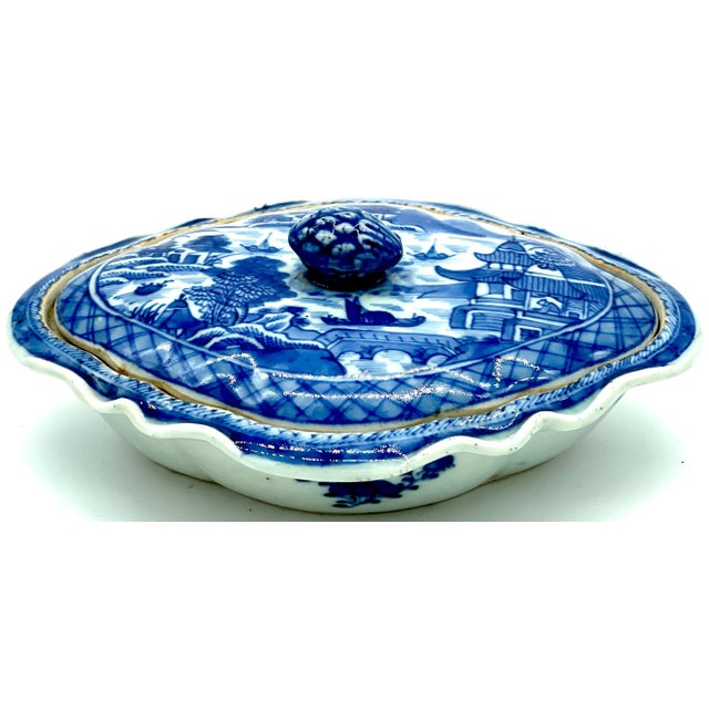 19th Century 19th Century Chinese Export Diminutive Canton Quatrefoil Tureen Acorn Handle For Sale - Image 5 of 11