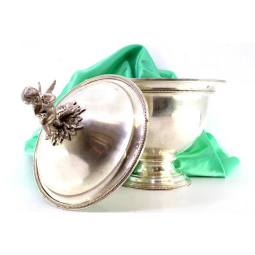 Silver Tureen with Pearly Borders For Sale - Image 4 of 8