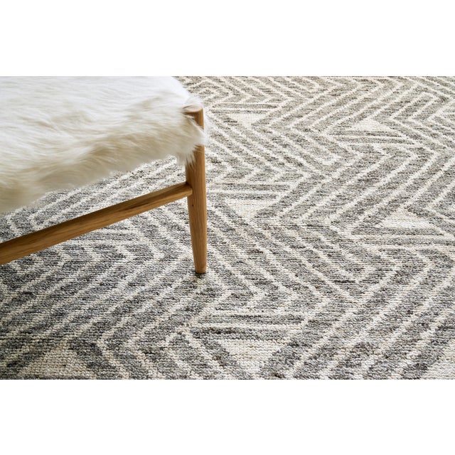 Exquisite Rugs Eaton Hand-Knotted New Zealand Wool & Bamboo Silk Charcoal/Ivory Rug-8'X10' For Sale In Los Angeles - Image 6 of 7