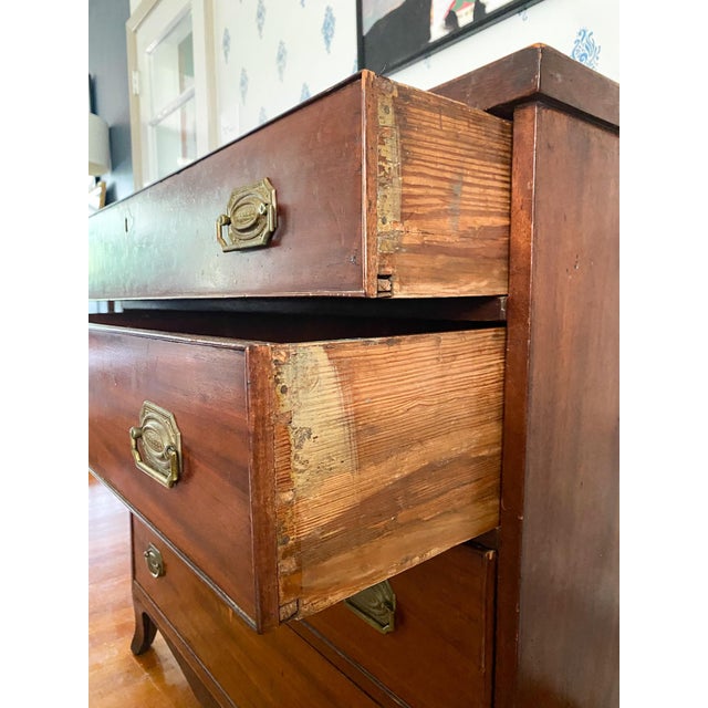 Antique Early 1800s Southern Neoclassical Mahogany Chest of Drawers For Sale - Image 16 of 17