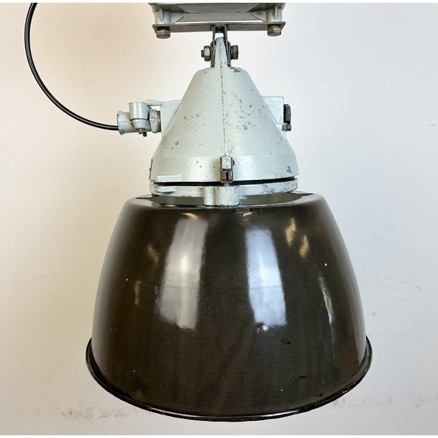 Grey Cast Aluminium Explosion Proof Lamp with Enameled Shade from Elektrosvit, 1970s For Sale - Image 4 of 18