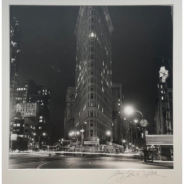 1990s Ileane Bernstein Naprstek 'street Life Flatiron Building' New York City Photo For Sale - Image 5 of 11