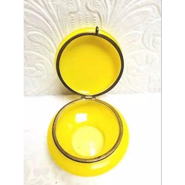 Antique 1890’s Lemon Yellow Art Glass Hand Painted Powder Jar For Sale - Image 4 of 5
