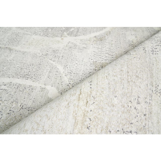 Exquisite Rugs Exquisite Rugs Fine Pure Silk Hand-Knotted Silk Gray/Ivory Rug-8'X10' For Sale - Image 4 of 7