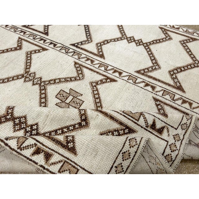 Galerie Shabab Collection Mid-20th Century Turkish Anatolian Room Size Carpet For Sale - Image 9 of 10