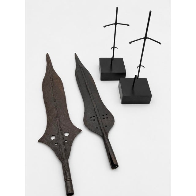 Early 20th Century Pair of African Hand-Forged Iron Spearheads on Custom Stands For Sale - Image 9 of 12