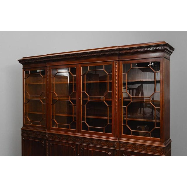 English Style Bookcase in Mahogany, Early 20th Century For Sale - Image 12 of 18