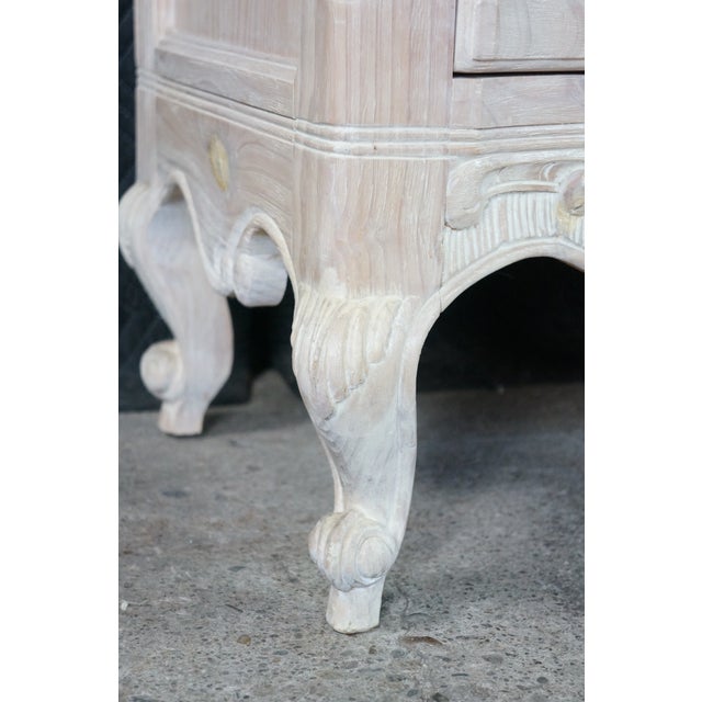 Vintage French Provincial Bleached Oak 3-Drawer Chest Nightstand Commode Dresser For Sale - Image 16 of 18
