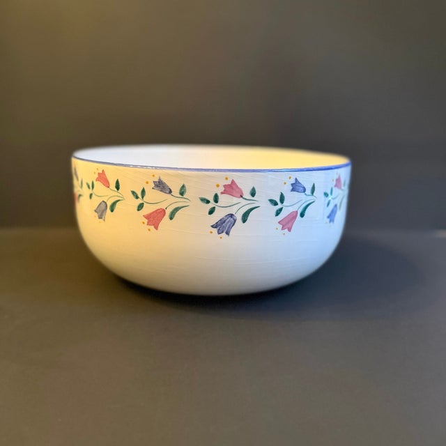 Rustic European 1980s Bernarda of Portugal White Mixing Bowl With Floral Motif For Sale - Image 3 of 8
