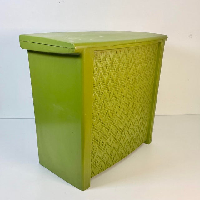 1960s Mid-Century Boho Chic Olive Green Hamper. For Sale - Image 4 of 11