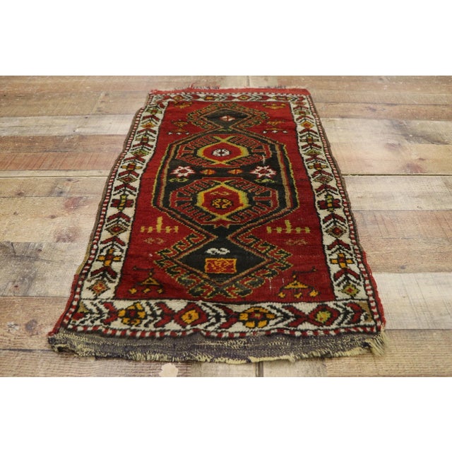 Textile Antique Turkish Oushak Rug - 01'09 X 02'10 For Sale - Image 7 of 9