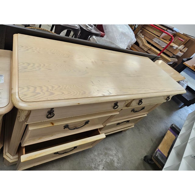 Late 20th Century Lexington Furniture Cream Painted Double Dresser For Sale - Image 12 of 14