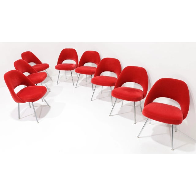 One of the greatest chairs ever designed, the Eero Saarinen armless executive chair, adds a timeless elegance to any home....