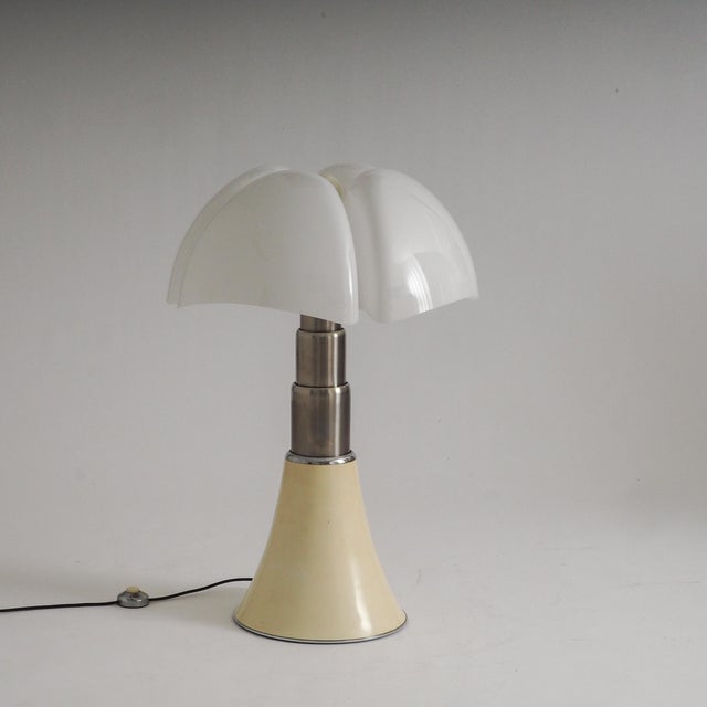 Vintage Pipistrelle Table Lamp by Gae Aulenti for Martinelli Luce, 1970s For Sale - Image 15 of 17