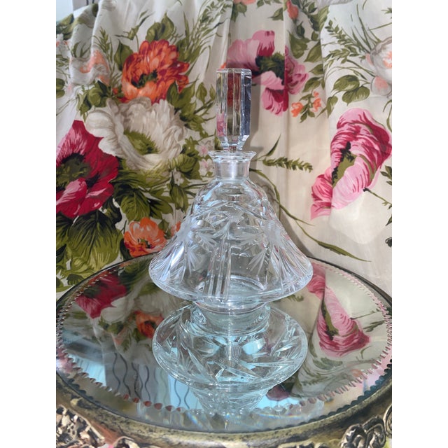 Victorian A Vintage Cut Crystal Perfume Decanter With a Faceted Stopper. For Sale - Image 3 of 12