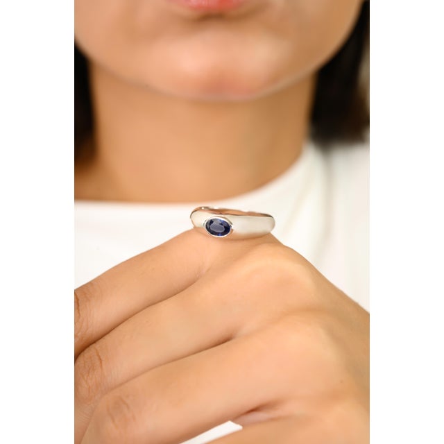 Modern 14k Solid Gold Blue Sapphire Dome Ring for Mens Size 7 For Sale In New York - Image 6 of 11