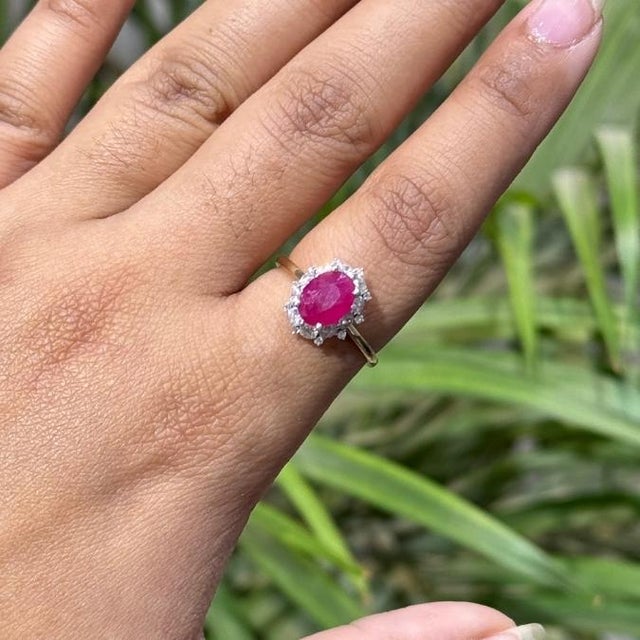 Contemporary Mozambique 1.52ct Ruby & Diamond Statement Ring Size 5 in 14k Yellow Gold For Sale - Image 3 of 17