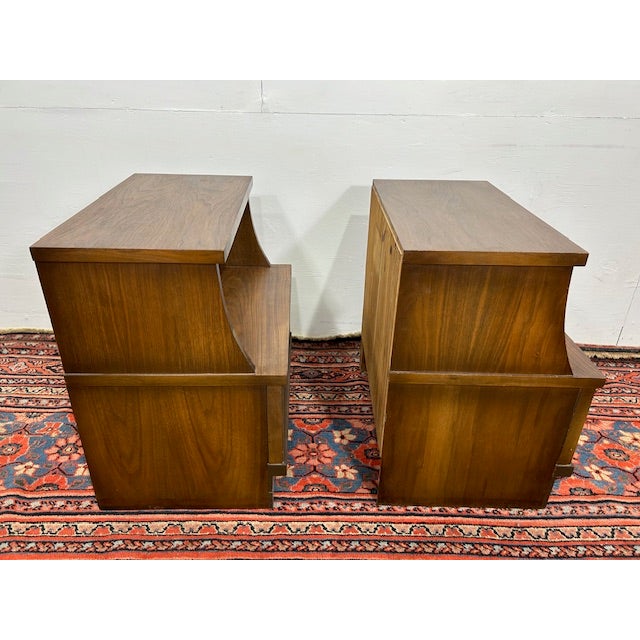 1960s 1960s Pair of Vintage Sheffield Furniture Mid Century Nightstands For Sale - Image 5 of 6