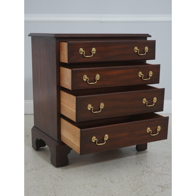 Henkel Harris Pair of Henkel Harris Model 117 Mahogany Chest Nightstands For Sale - Image 4 of 18
