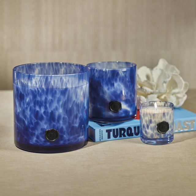Airy Citrus and Sea Salt with notes of Water Orchid, Sheet Coconut, Seagrass and Driftwood Zodax candles are keenly...