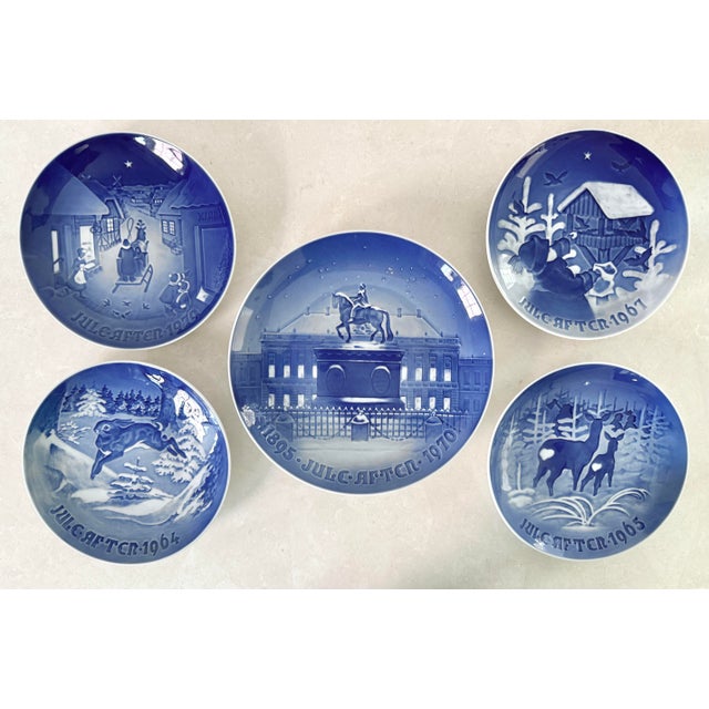 Blue 1960s Bing & Grondahl Christmas Collectible Wall Plates, Set of 5 For Sale - Image 8 of 8