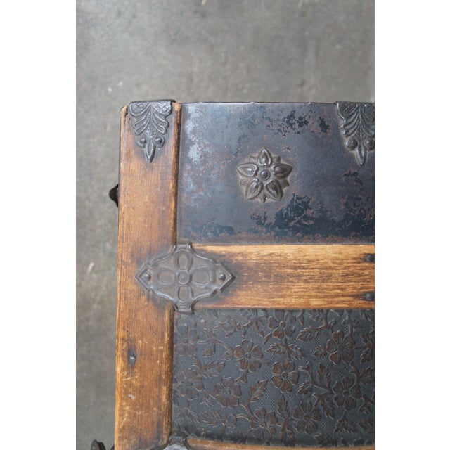 Brown Antique American Victorian Floral Embossed Oak & Metal Dome Top Steamer Trunk For Sale - Image 8 of 14