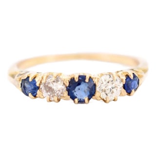 1900 - 1909 Belle Époque Jarretière Ring, 18-Carat Gold, Natural Sapphires and Diamonds, Size 6.75 For Sale
