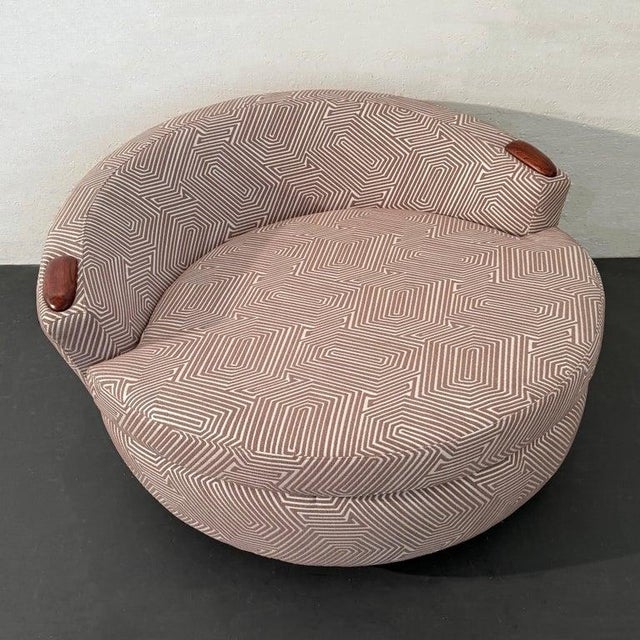 Wood 1970s Mid-Century Modern Oversized Round Chaise Lounge Chair For Sale - Image 7 of 11