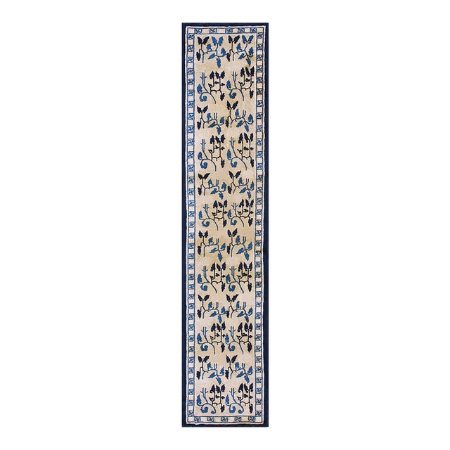 1930s Ivory Floral Antique Chinese Peking Runner Carpet 2' 8"x 11' 6" Handknotted Wool Rug For Sale