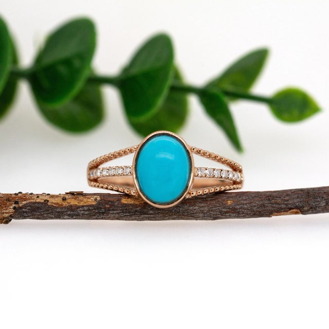 Modern 1.8cts Arizona Sleeping Beauty Turquoise Ring With Diamonds in 14k Gold, 9x7mm For Sale - Image 3 of 7