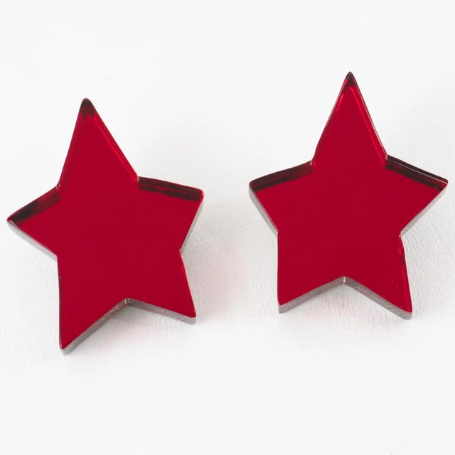 Contemporary Kaso Oxblood Red Acrylic Lucite Star Clip Earrings For Sale - Image 3 of 8