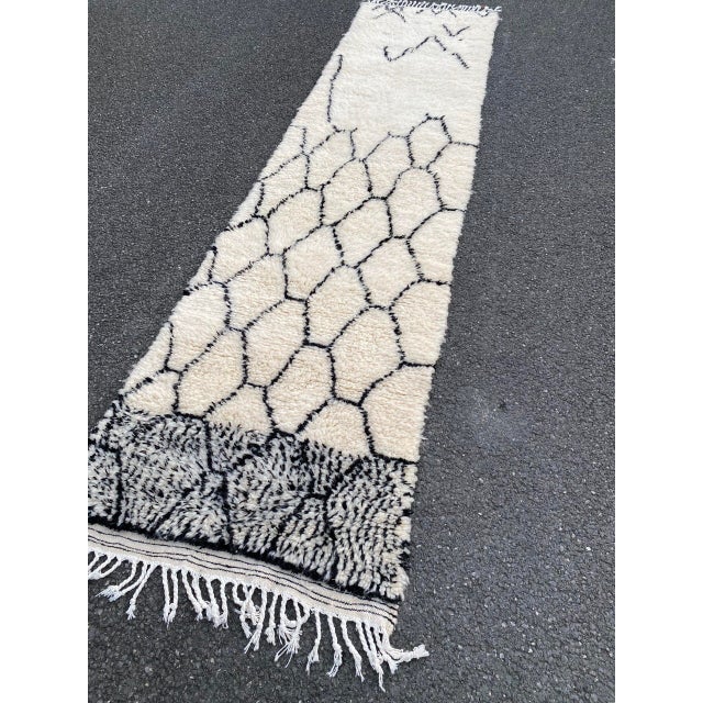 1980s 1980s Vintage Beni Ouarain Runner For Sale - Image 5 of 6