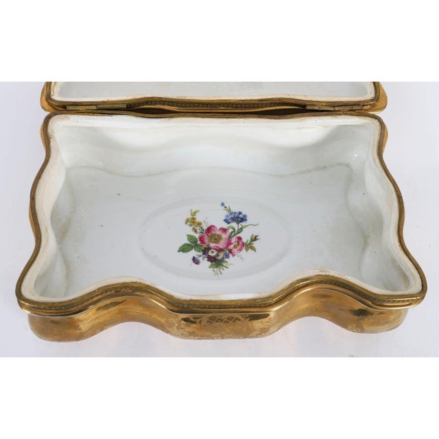 Large Antique French Sevres Golden Porcelain Casket, 1800s For Sale - Image 4 of 14