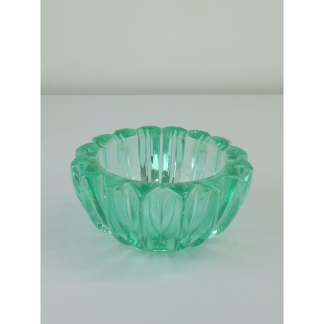 Glass Art Deco Bowl in Green Moulded Glass by Pierre D'Avesn, 1940 For Sale - Image 7 of 7