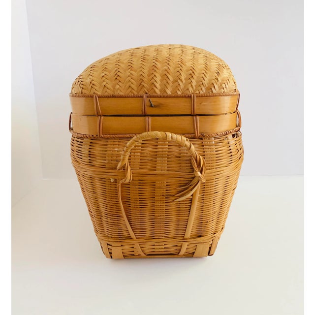 Late 20th Century Vintage Chinese Herringbone Weave Cane and Wicker Lidded Basket Storage For Sale - Image 5 of 12