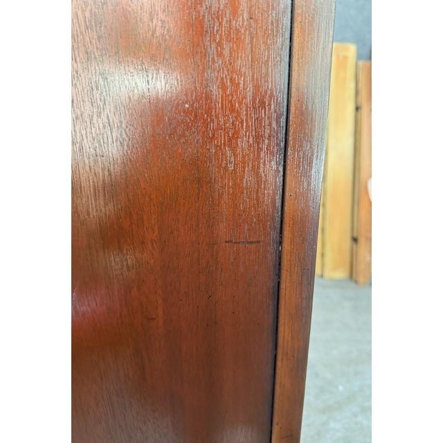 Late 20th Century Hickory Chair James River Plantation China Cabinet For Sale - Image 12 of 12