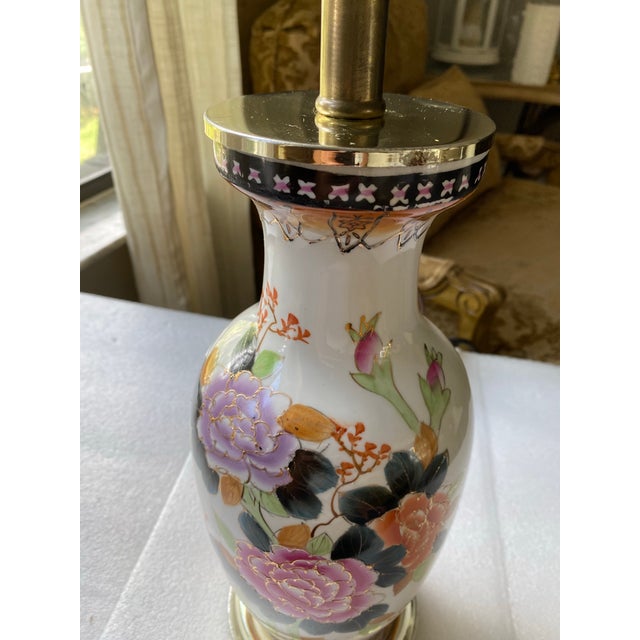 Vintage Chinoiserie Porcelain Table Lamp, Hand-Painted Floral Motif, Gold Accents, Ornate Brass Details, Traditional Asian-Inspired Decor For Sale - Image 9 of 12