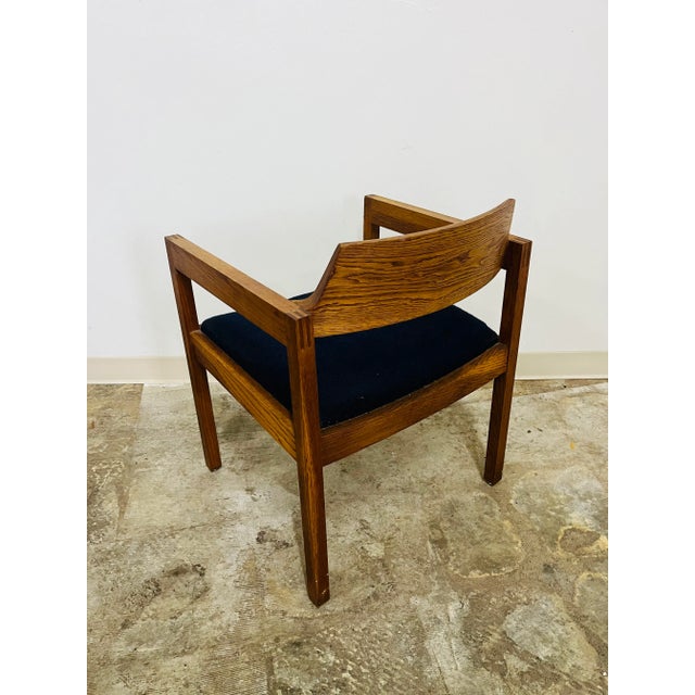 Mid-Century Modern Mid 20th Century Gunlocke Style Mid Century Accent Chair For Sale - Image 3 of 7
