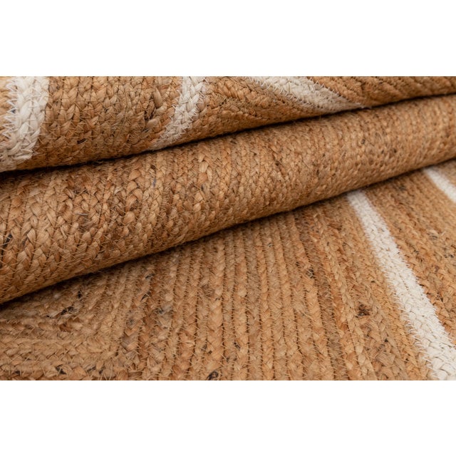 White 5'x8' White Trim Jute Scallop Braided Handmade Rug For Sale - Image 8 of 10