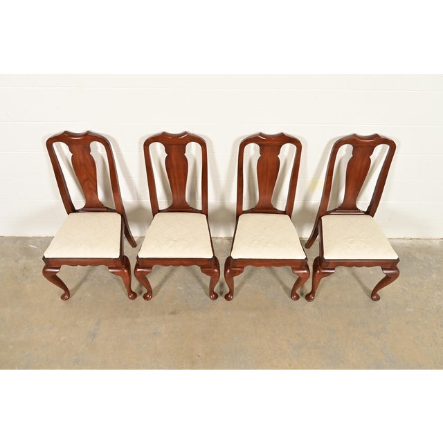 1970s Henkel Harris Queen Anne Solid Cherry Wood Dining Chairs, Set of Four For Sale - Image 5 of 13