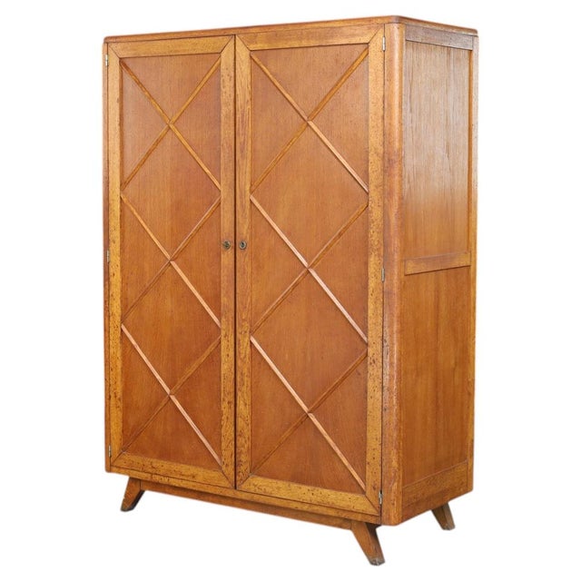 French Blond Oak Wardrobe with Diamond Pattern Doors, France, 1950s For Sale - Image 10 of 10