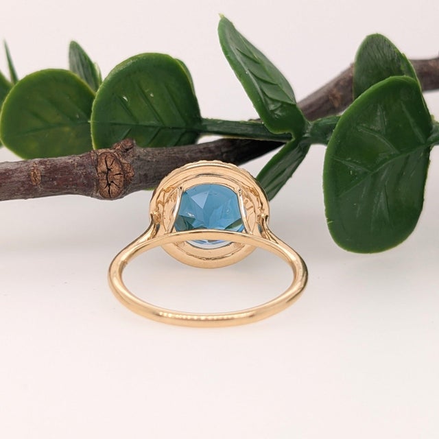 4.4Ct Glam Swiss Topaz Ring With Diamond Accents: Solid 14k Gold, Round 4.5mm, Size 6.75 For Sale In Columbus - Image 6 of 8