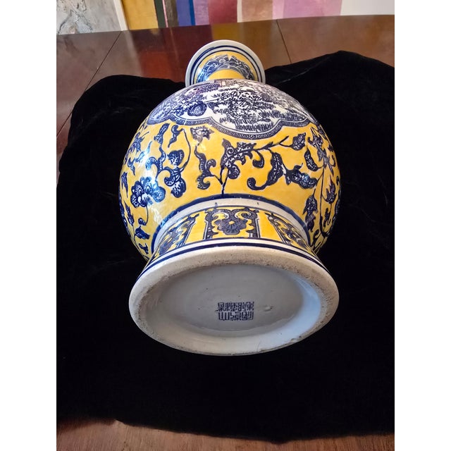 Vintage Chinese Porcelain Signed Vase Hollywood Glamour For Sale In Boston - Image 6 of 10