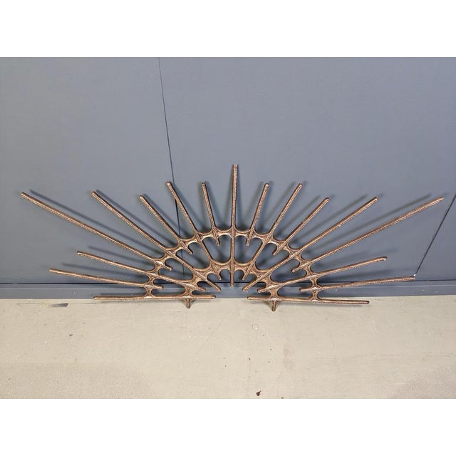 Architectural brutalist wall mounted sculpture made from cast metal. Imposing wall sculpture 1970s - Belgium Height: 85cm...