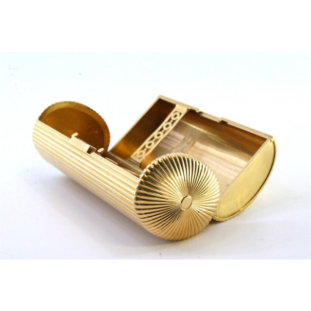 Women's Cigarette Case in Fluted Gold with Hinged Pressure Lid and Cut-Out Interior Compartments from Cartier For Sale - Image 12 of 13
