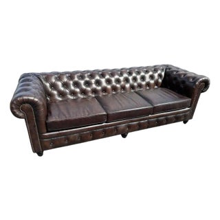 Beautiful Mottled Brown 8ft English Custom Made Leather Chesterfield Sofa For Sale