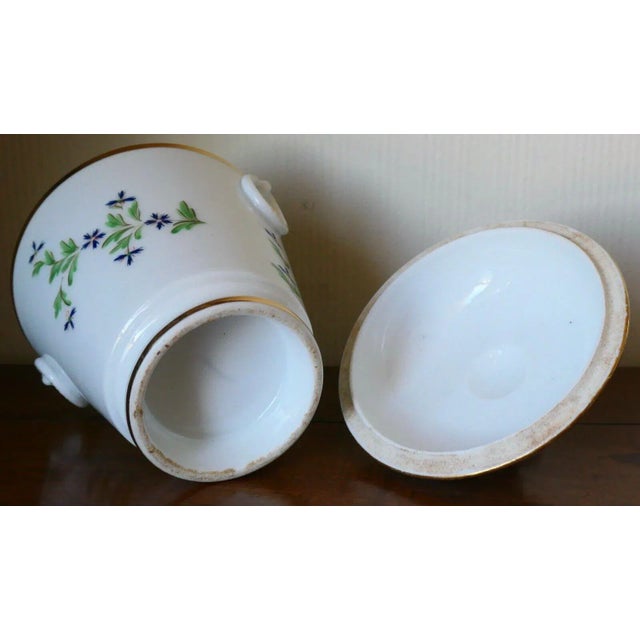 Antique Early 19th Century French Empire Old Paris Porcelain Urn Shaped Sucrier Sugar Bowl in Cornflower Sprig For Sale - Image 10 of 11