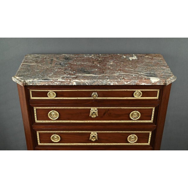 Louis XVI Chest of Drawers in Mahogany Veneer For Sale - Image 6 of 18